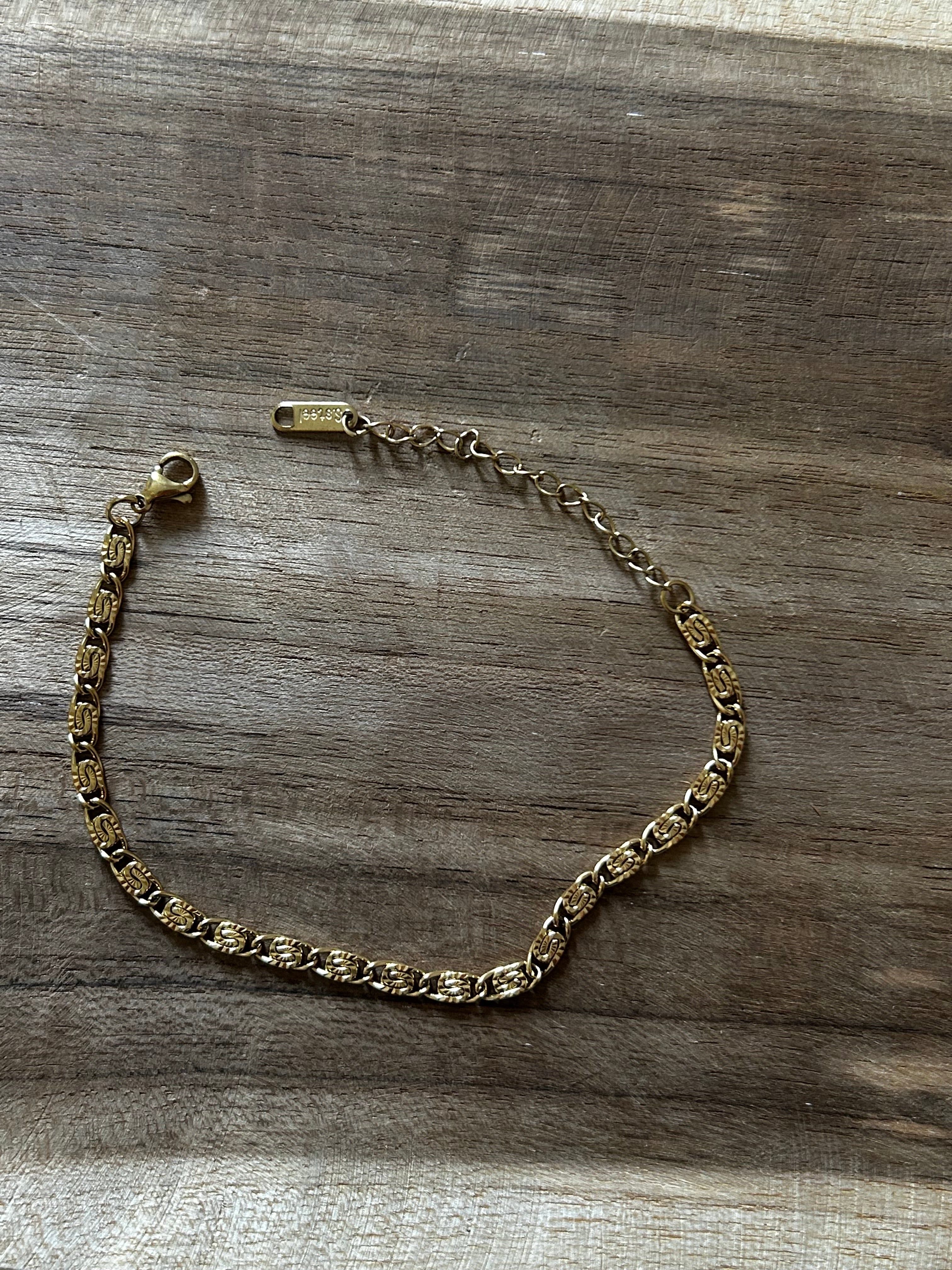 Bracelet acier inoxydable doré maillon sculpté