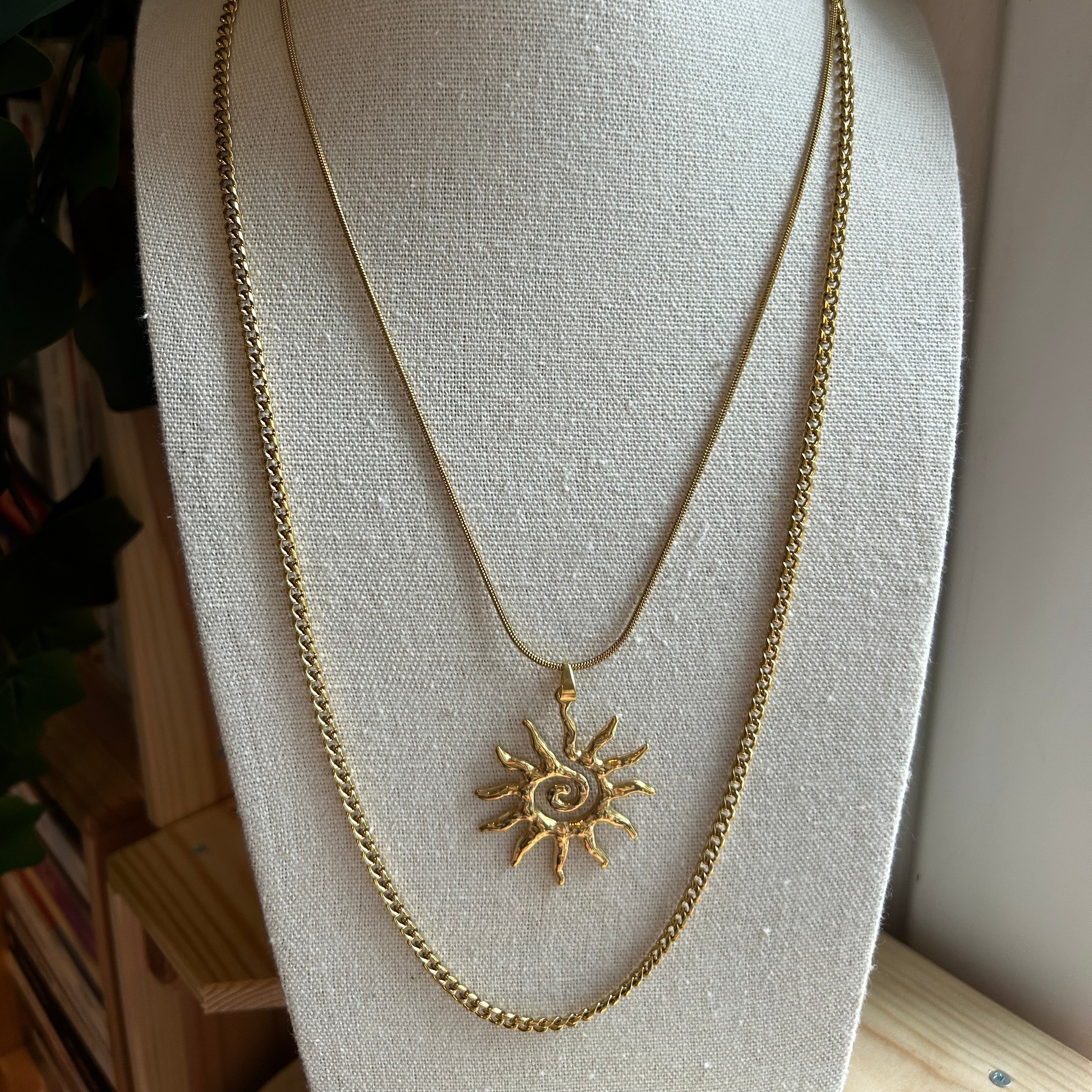Collier acier inoxydable doré pendentif soleil