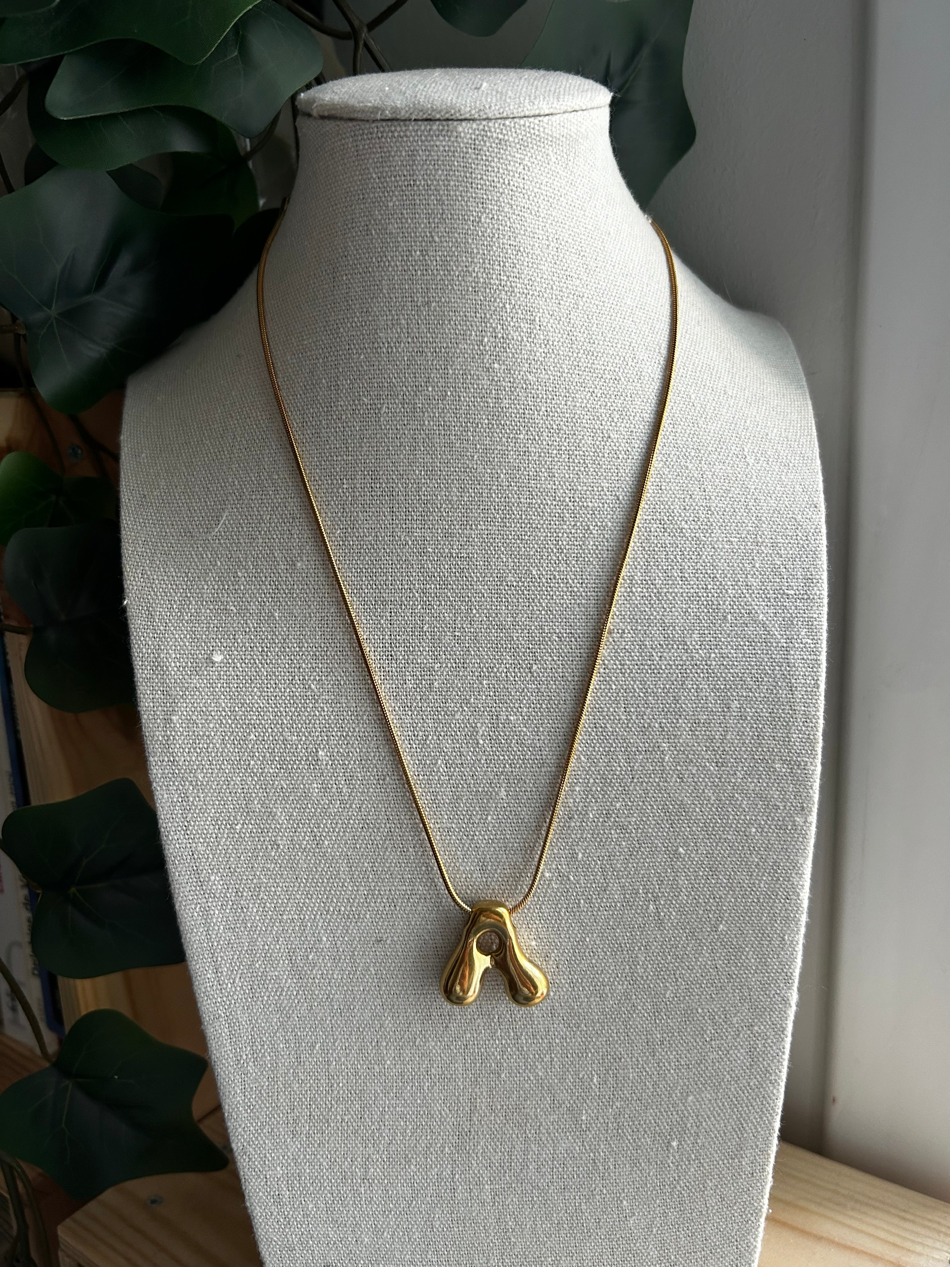 Collier acier inoxydable doré lettre A