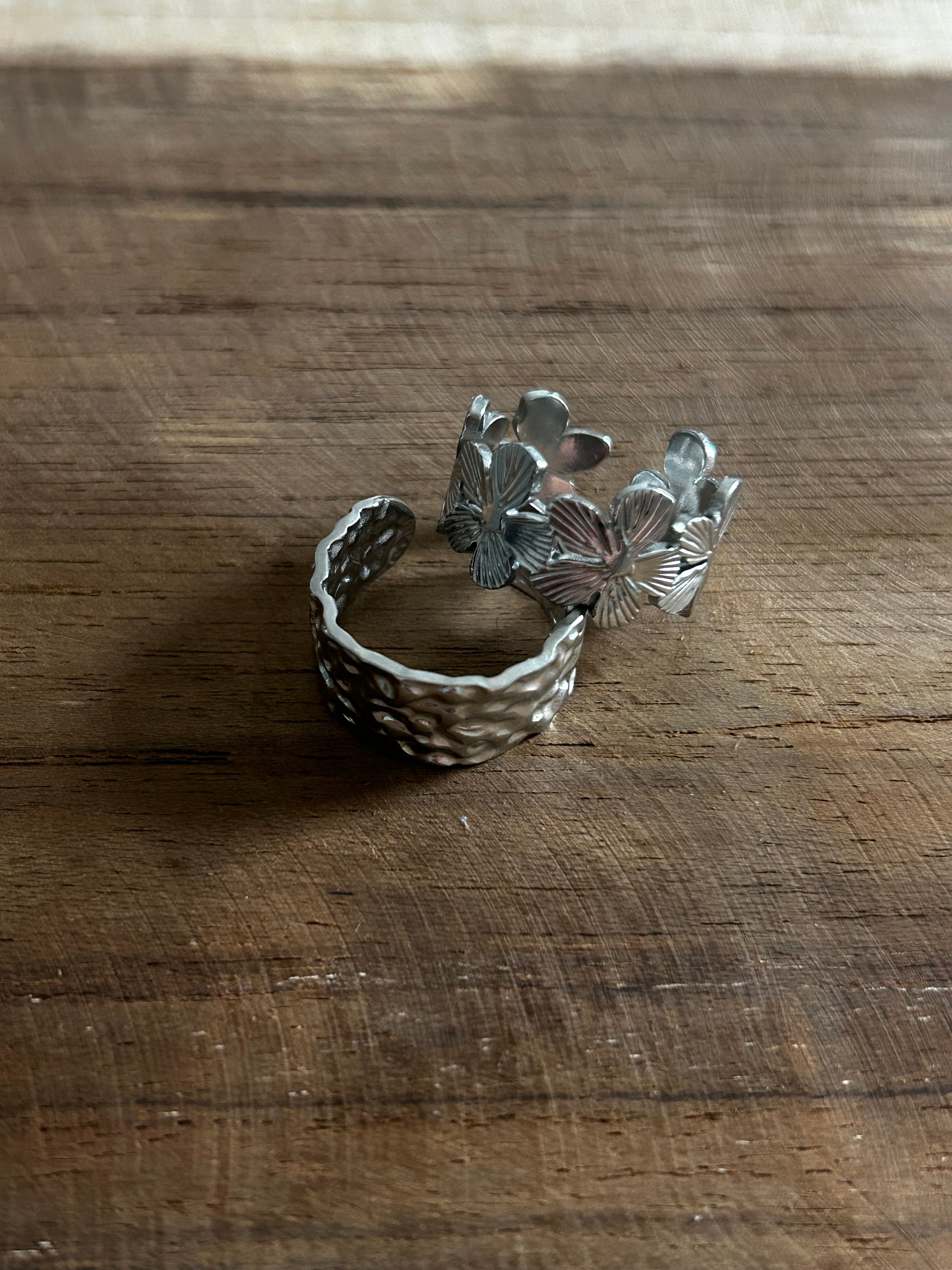 Bague acier inoxydable argenté fleurs