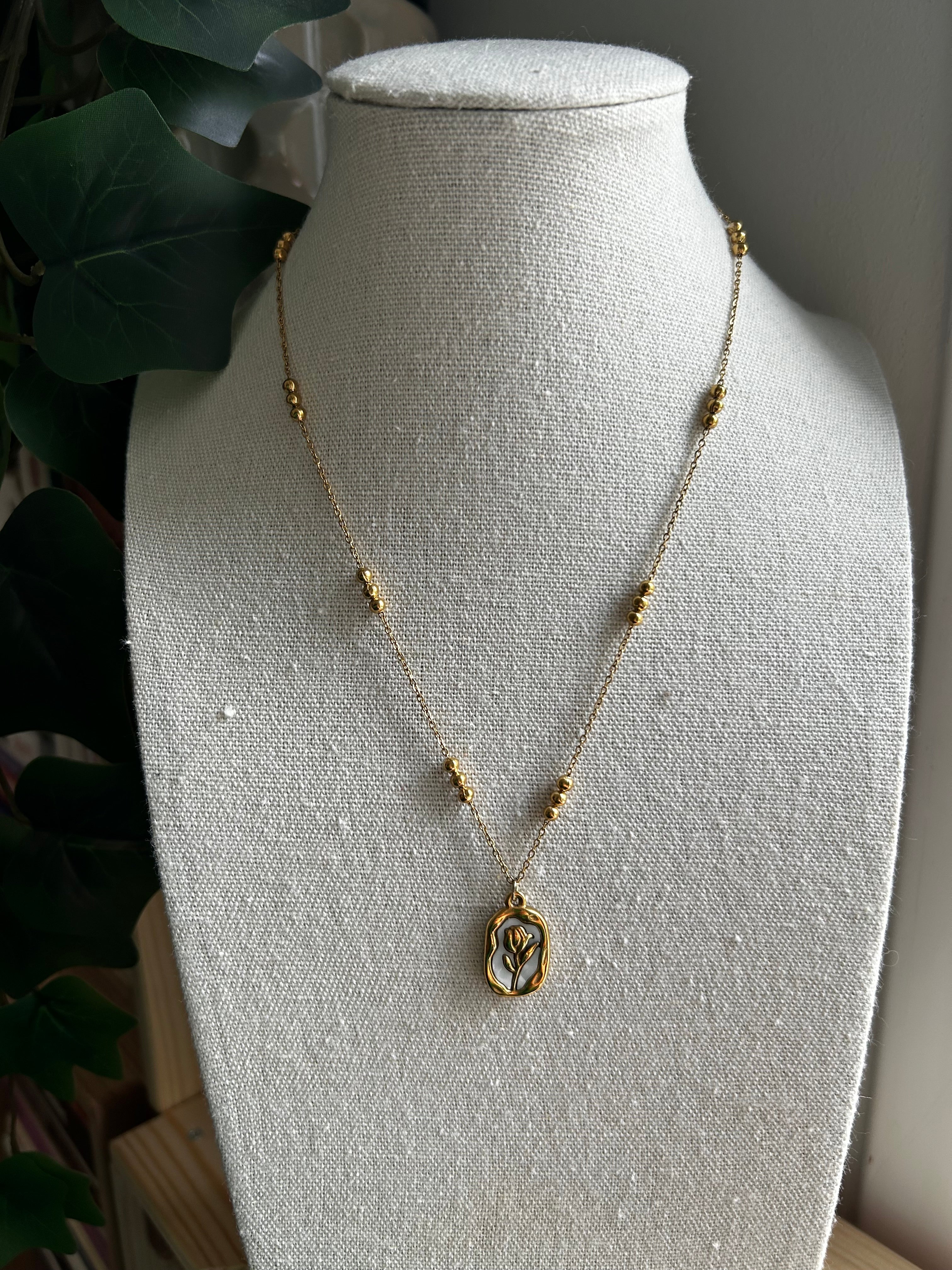 Collier acier inoxydable doré fleur