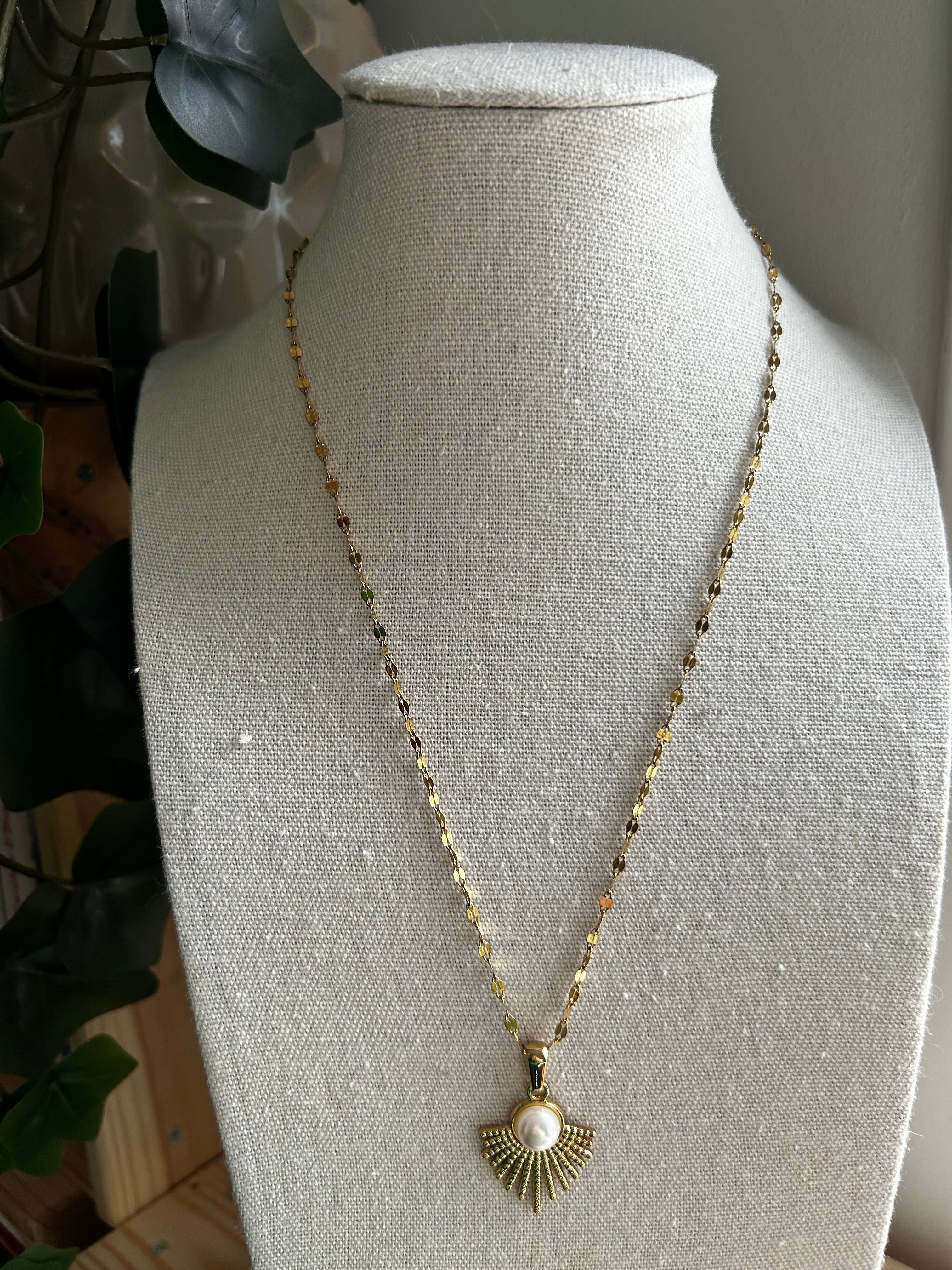 Collier acier inoxydable doré pendentif perle