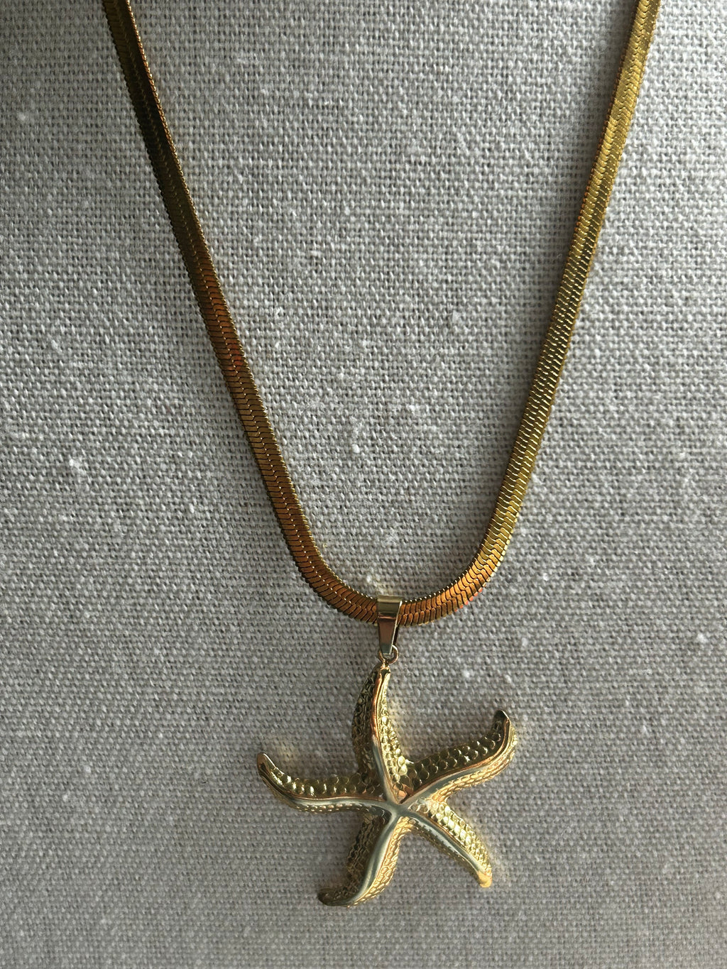 Collier acier inoxydable doré chaine lisse pendentif étoile de mer