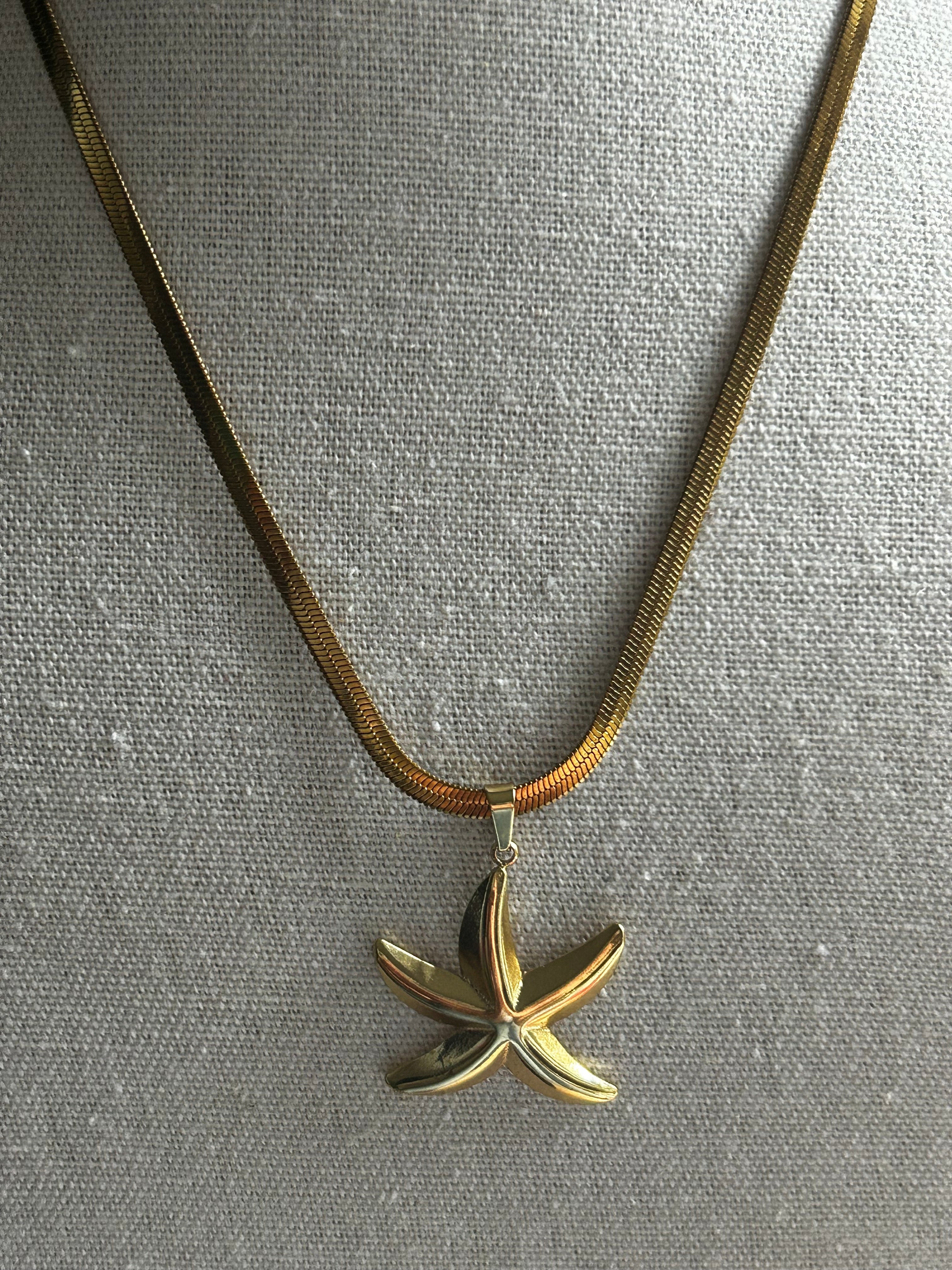 Collier acier inoxydable doré chaine lisse pendentif étoile de mer lisse