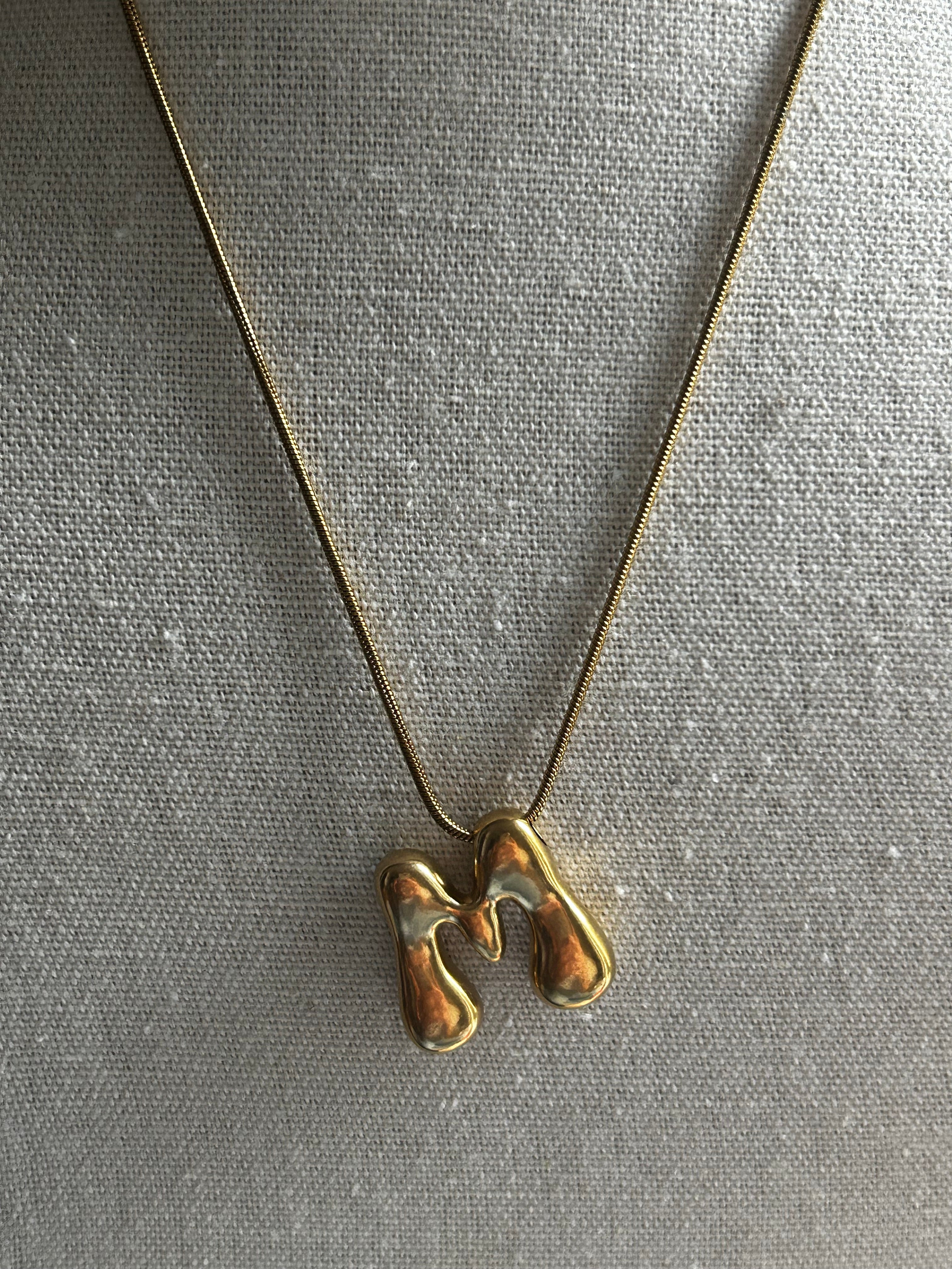 Collier acier inoxydable doré lettre M