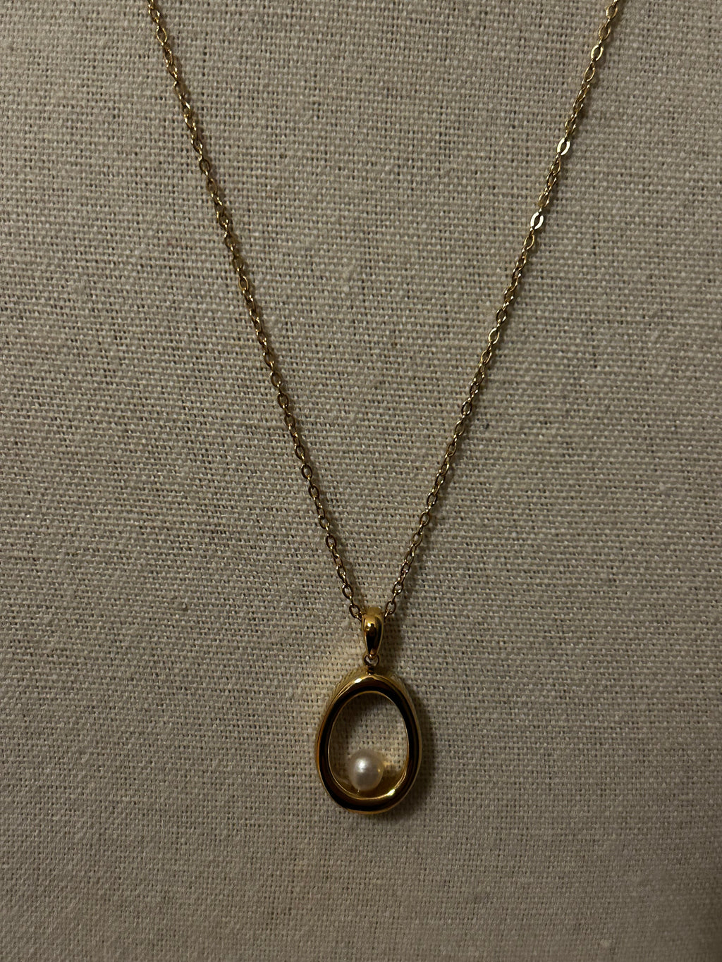 Collier acier inoxydable argenté pendentif perle ovale