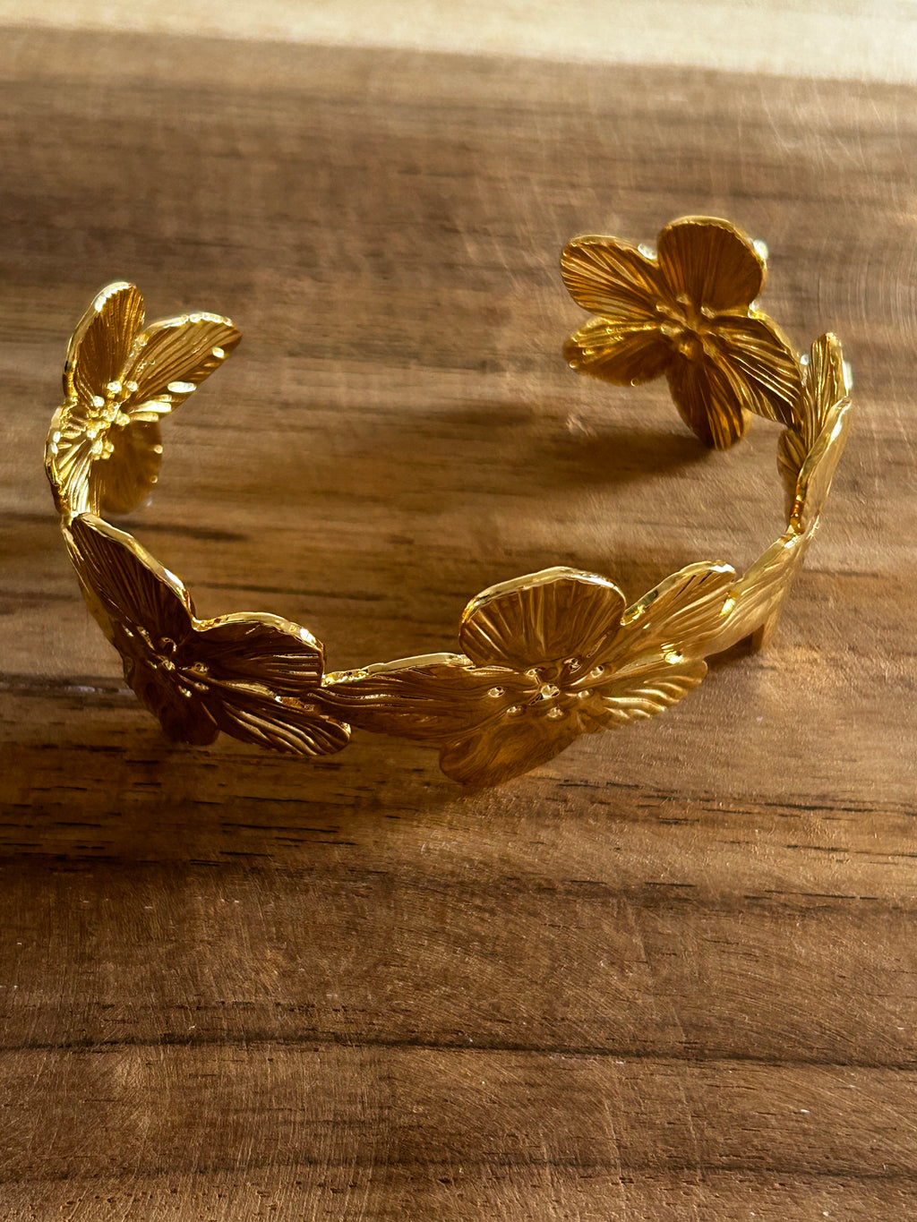 Bracelet réglable acier inoxydable doré fleurs