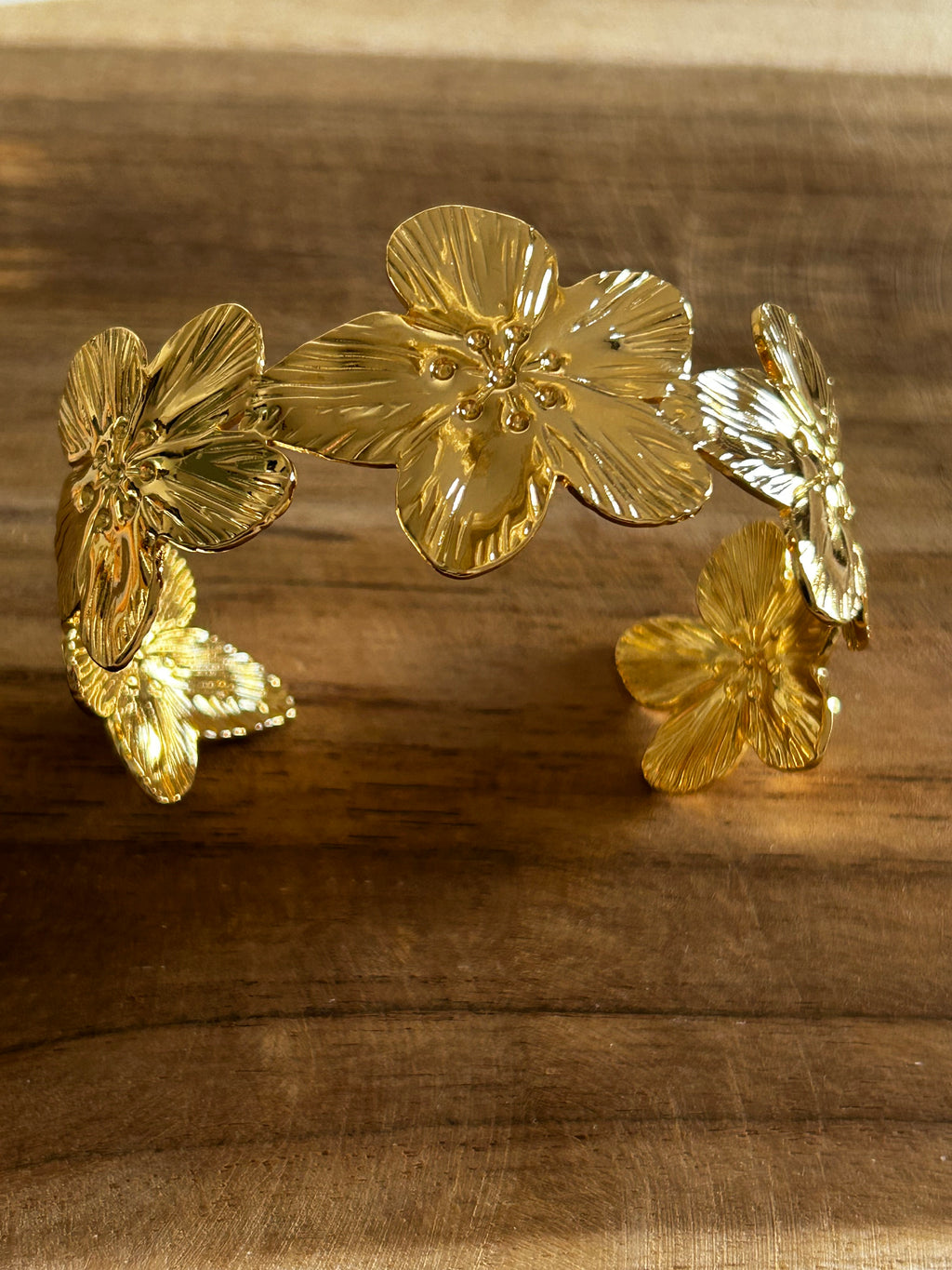 Bracelet réglable acier inoxydable doré fleurs