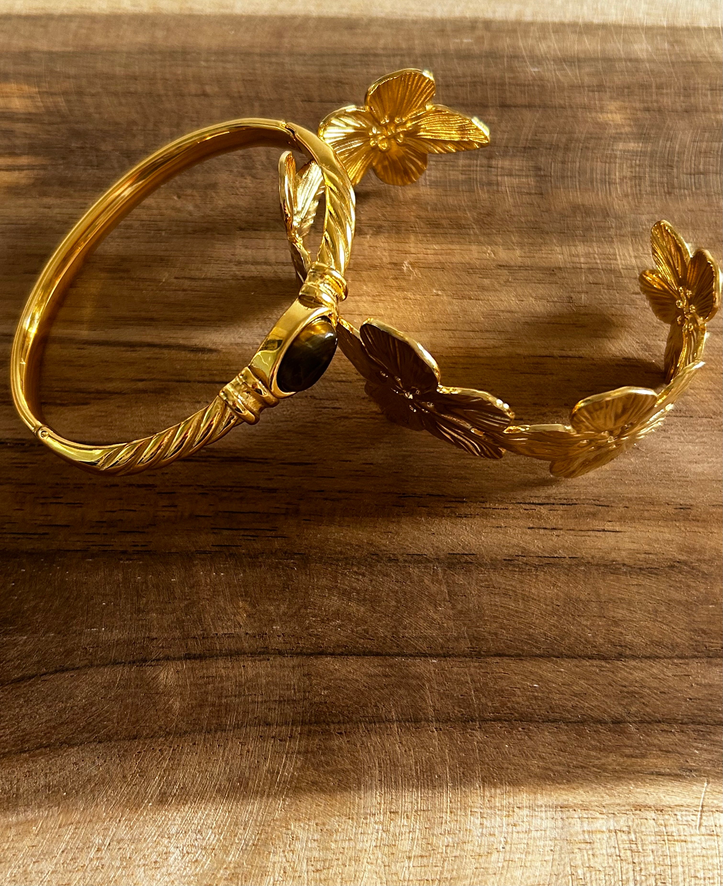 Bracelet réglable acier inoxydable doré fleurs