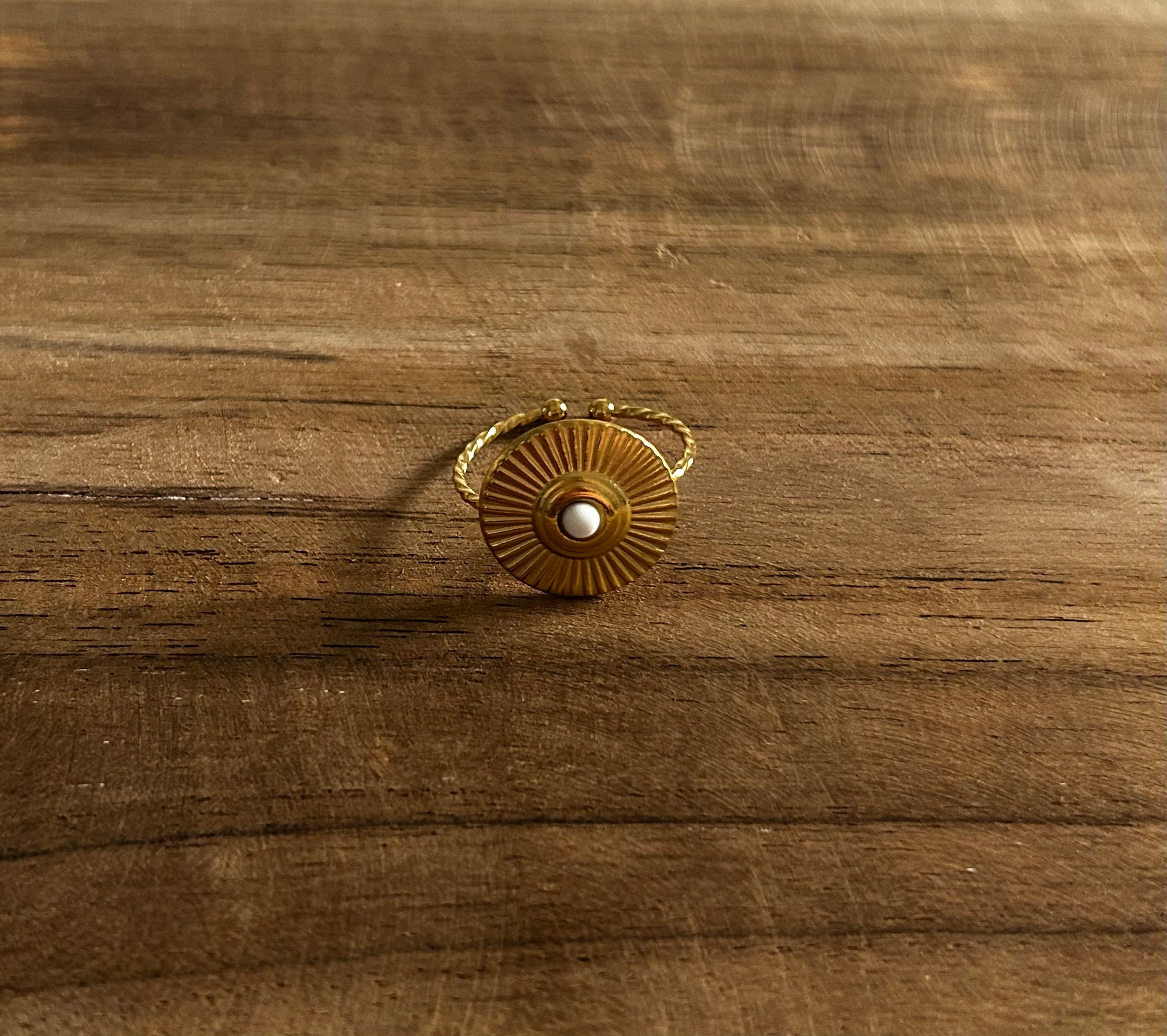 Bague réglable acier inoxydable doré pierre blanche