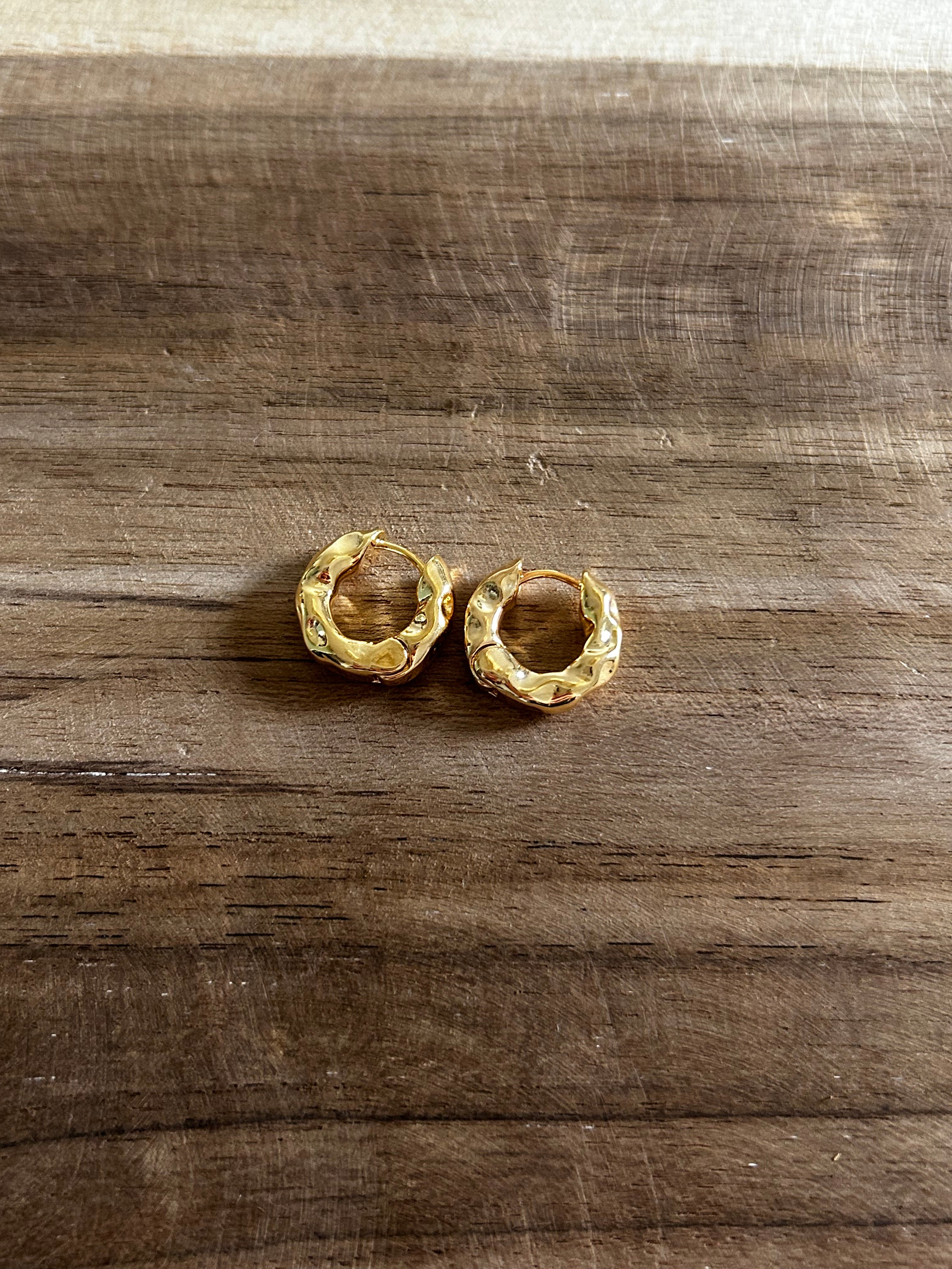 Boucle d’oreille acier inoxydable doré mini créole