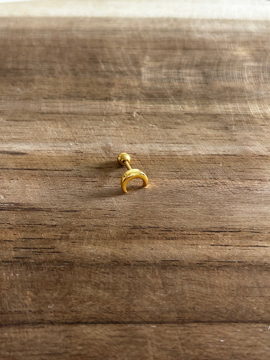 Boucle d’oreille acier inoxydable doré piercing lune